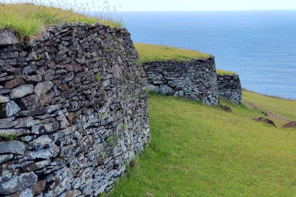 Half Day Orongo and Rano Kau on Easter Island - Tangol Tours - Chile - Image 2