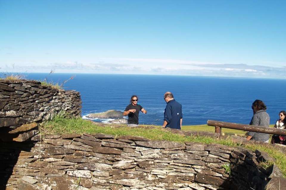 Half Day Orongo and Rano Kau on Easter Island - Tangol Tours - Chile - Image 3