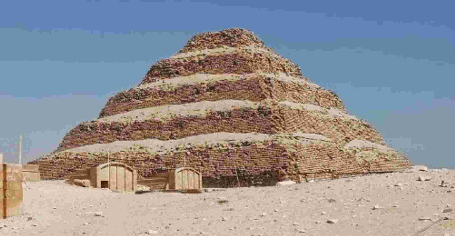 Half Day Tour to Memphis Sakkara and Dahshur Pyramids 