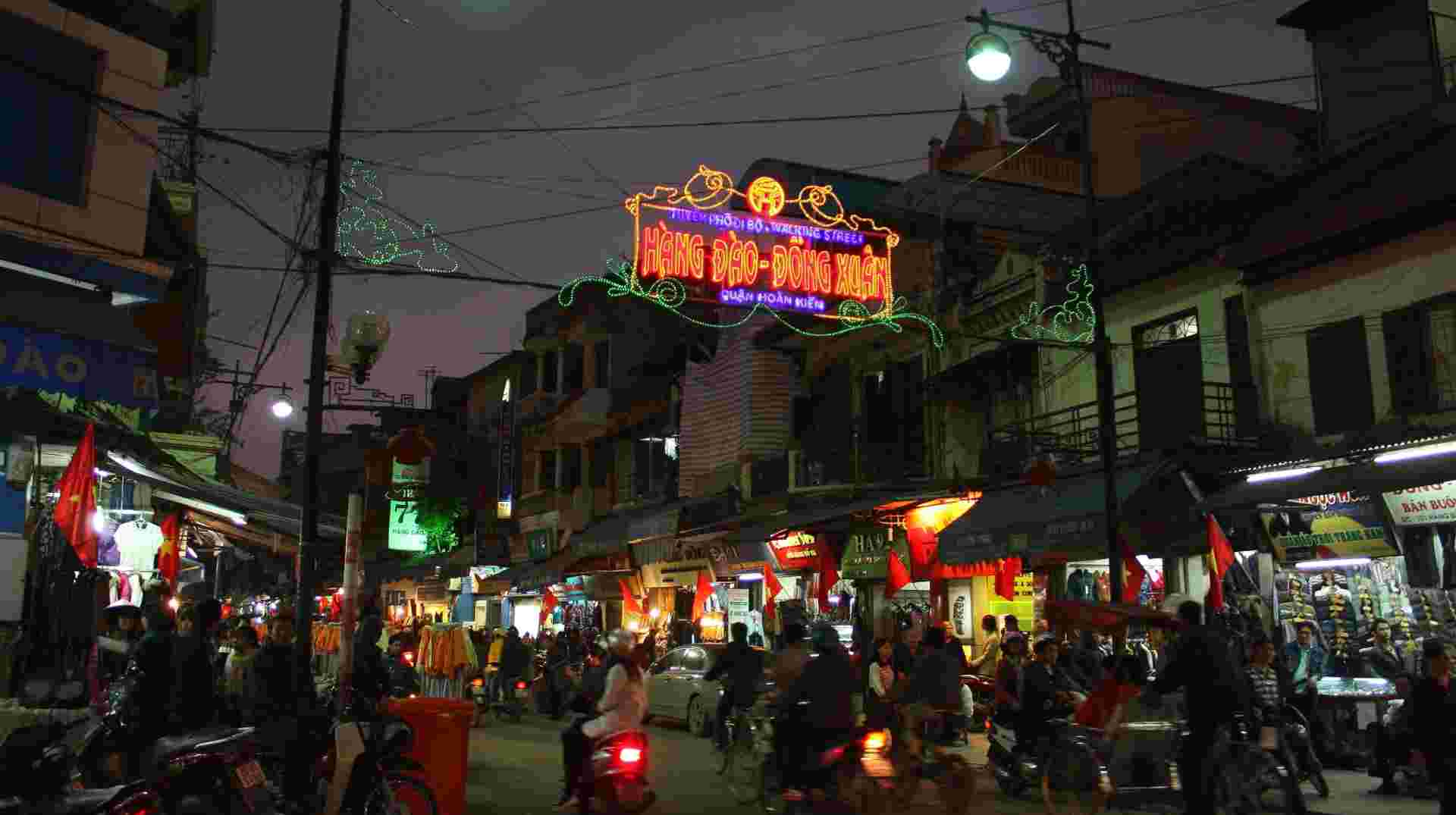 Hanoi Night Street Food And Water Puppet Show