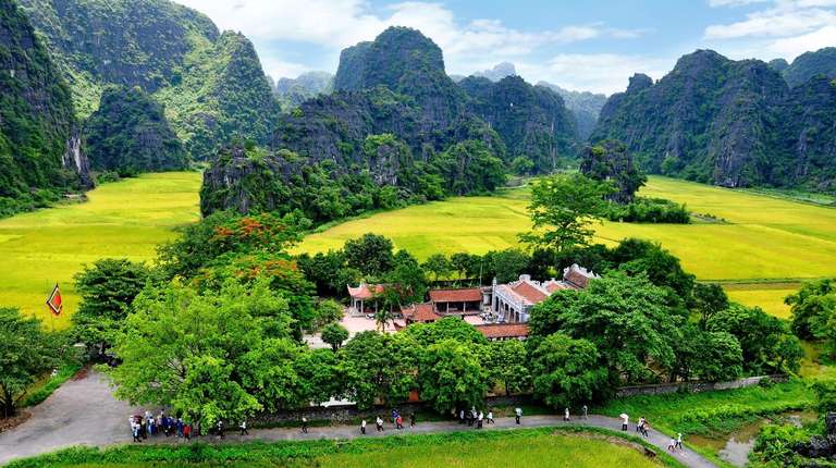 Hanoi - Ninh Binh - Halong - 4 Days trip - alternative tour available
