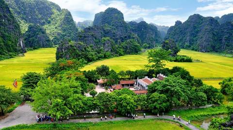 Hanoi - Ninh Binh - Halong - 4 Days - September 2027