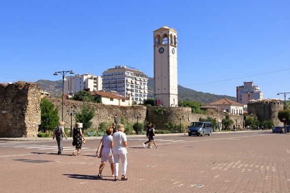 Image 4 of 7