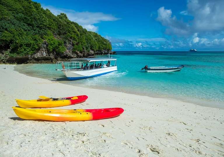 Highlights of Fiji with 04 Nights Caledonian Sky Cruise trip - alternative tour available
