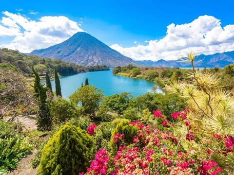 Group Tours: Highlights Of Guatemala And Belize - 12 Days