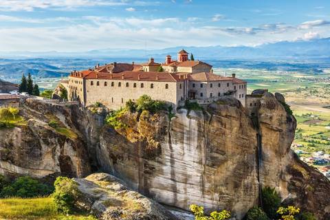 Highlights Of The Mainland: Delphi And Meteora, Spanish-speaking Guide - Fall Tours