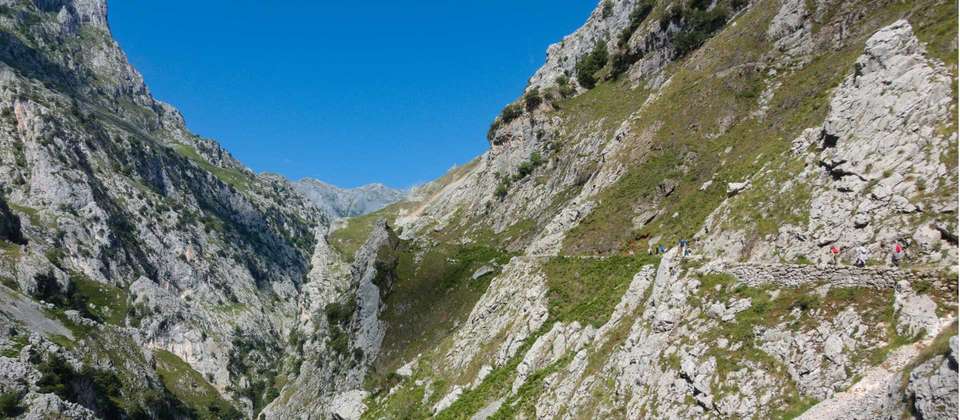 Hiking in the Picos de Europa - Utracks - Spain - Image 6