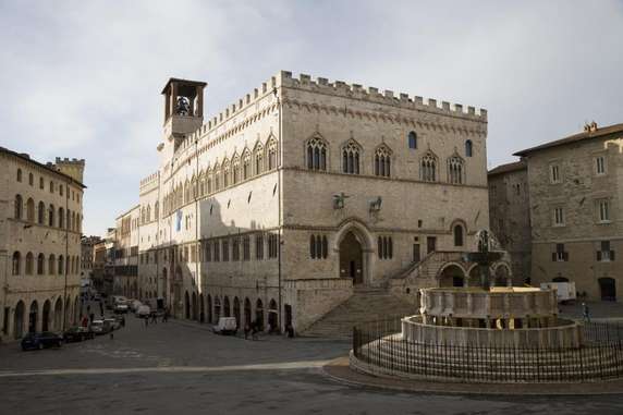 Image 2 of 7