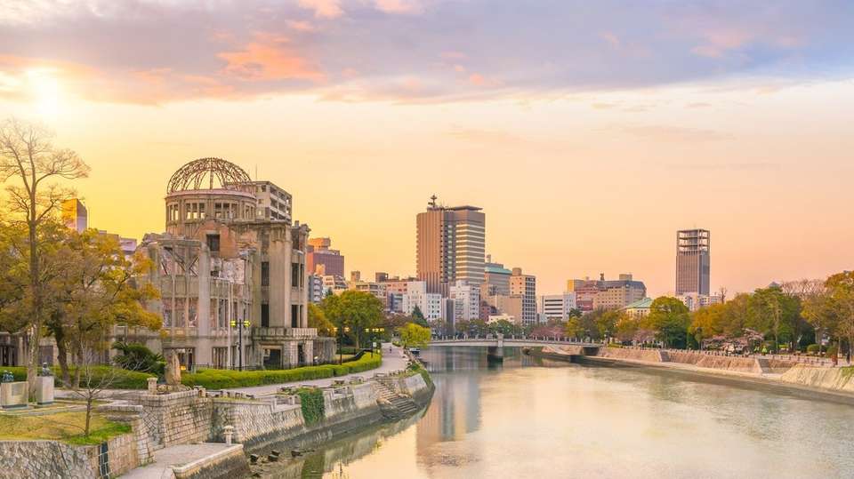 Hiroshima Peace And Prayers By Bullet Train from Osaka - Tomato Travel - Japan