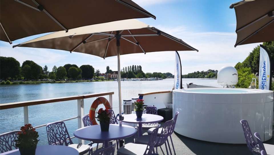 Historic Residences, Local Cuisine, and Hidden Gems in the Oise Valley (port-to-port cruise) - Croisieurope - France - Image 7