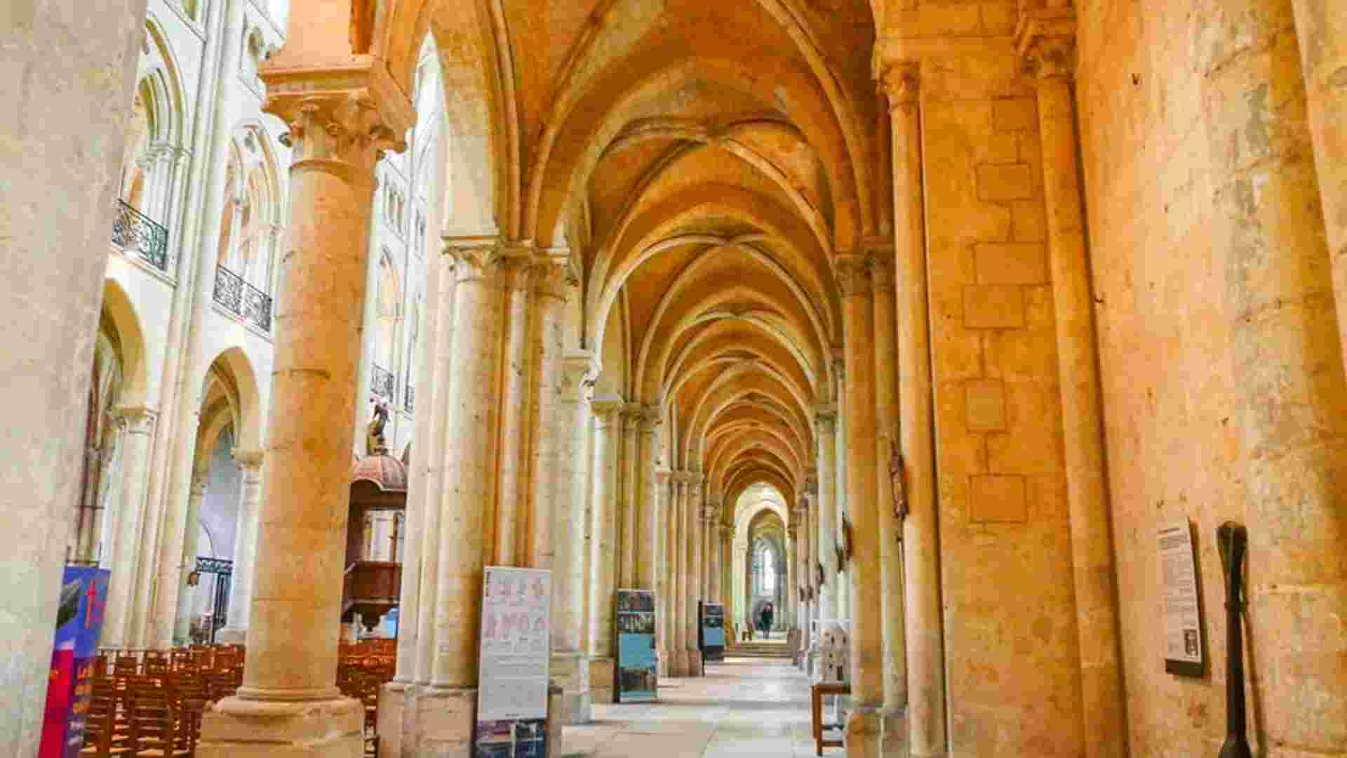 Historic Residences, Local Cuisine, and Hidden Gems in the Oise Valley (port-to-port cruise)