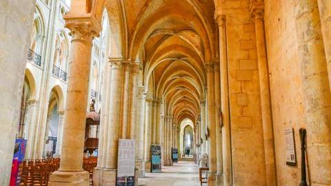 Mediterranean Guided And Escorted Tours: Historic Residences, Local Cuisine, And Hidden Gems In The Oise Valley (port-to-port Cruise)