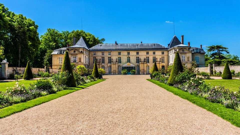 Historic Residences, Local Cuisine, and Hidden Gems in the Oise Valley (port-to-port cruise) - Tweet World Travel - France - Image 6
