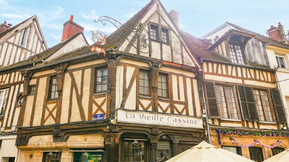 Historic Residences, Local Cuisine, and Hidden Gems in the Oise Valley (port-to-port cruise) - Tweet World Travel - France - Image 6