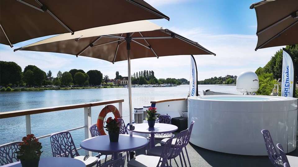 Historic Residences, Local Cuisine, and Hidden Gems in the Oise Valley (port-to-port cruise) - Tweet World Travel - France - Image 7