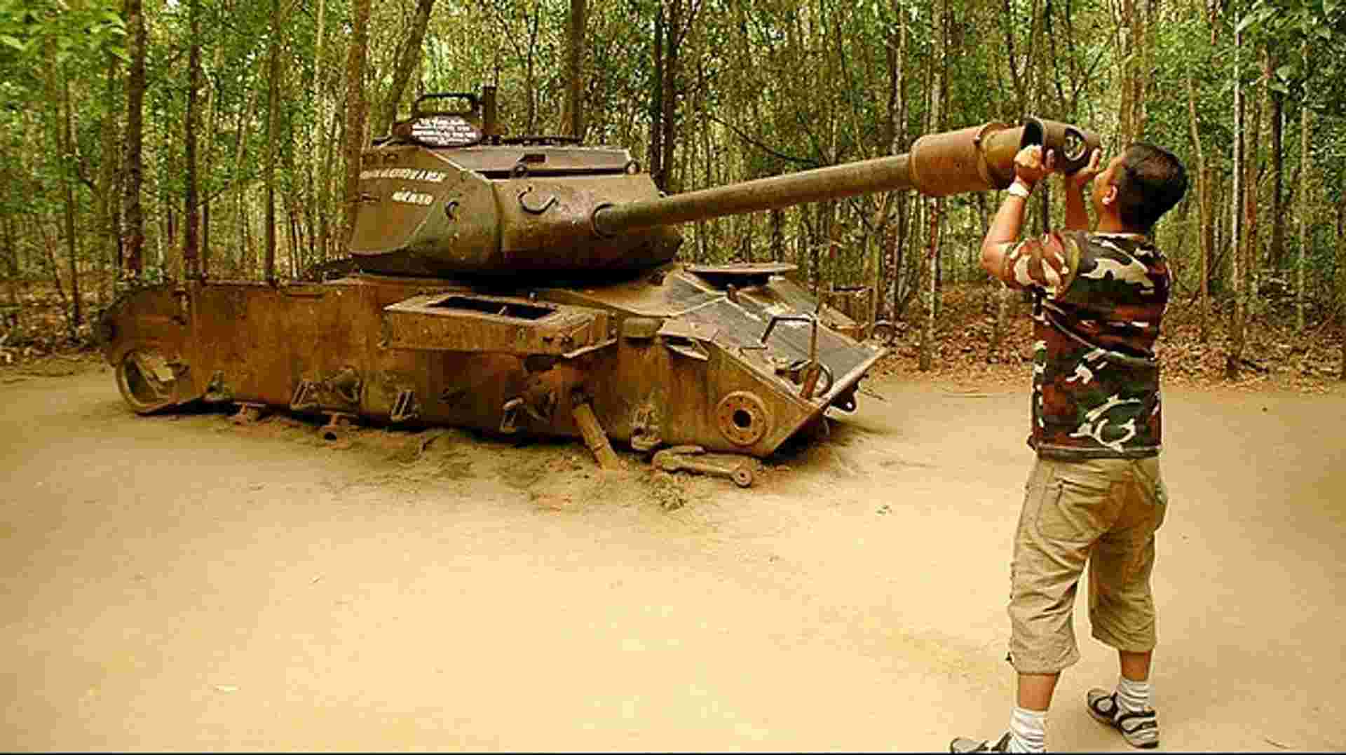 Ho Chi Minh City and Cu Chi Tunnels Full Day