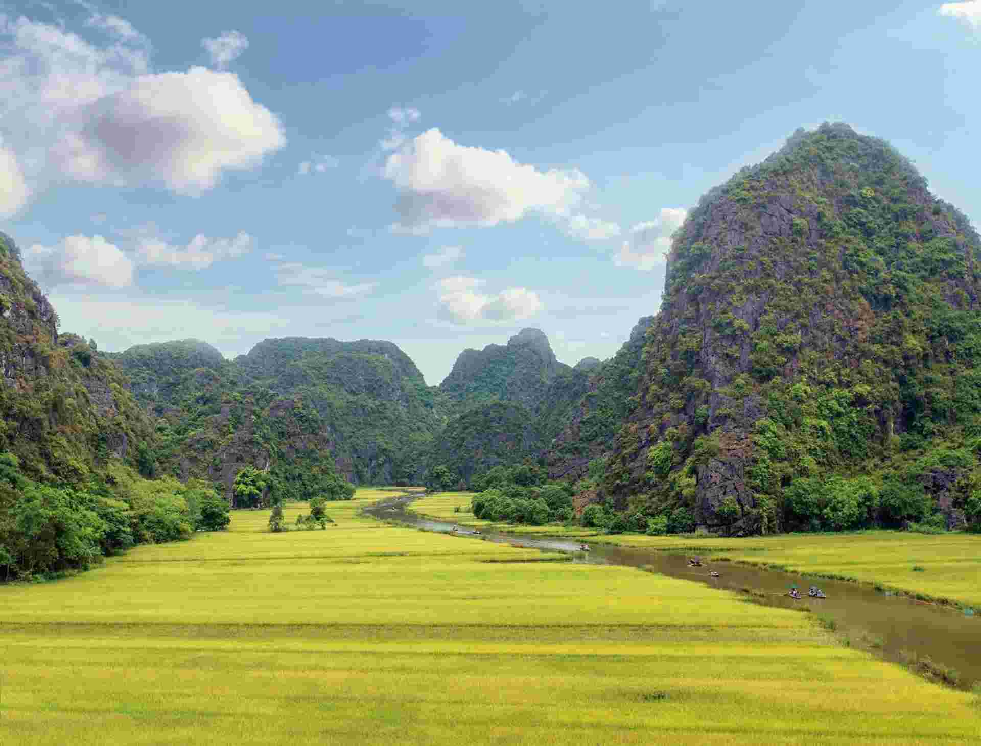 Hoa Lu & Tam Coc Day Tour