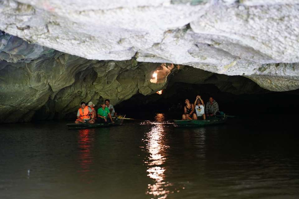 Hoa Lu & Tam Coc Day Tour - undefined - Image 8