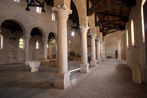 Holyland Highlights, Portuguese-speaking Guide (monday)