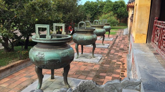Image 2 of 4