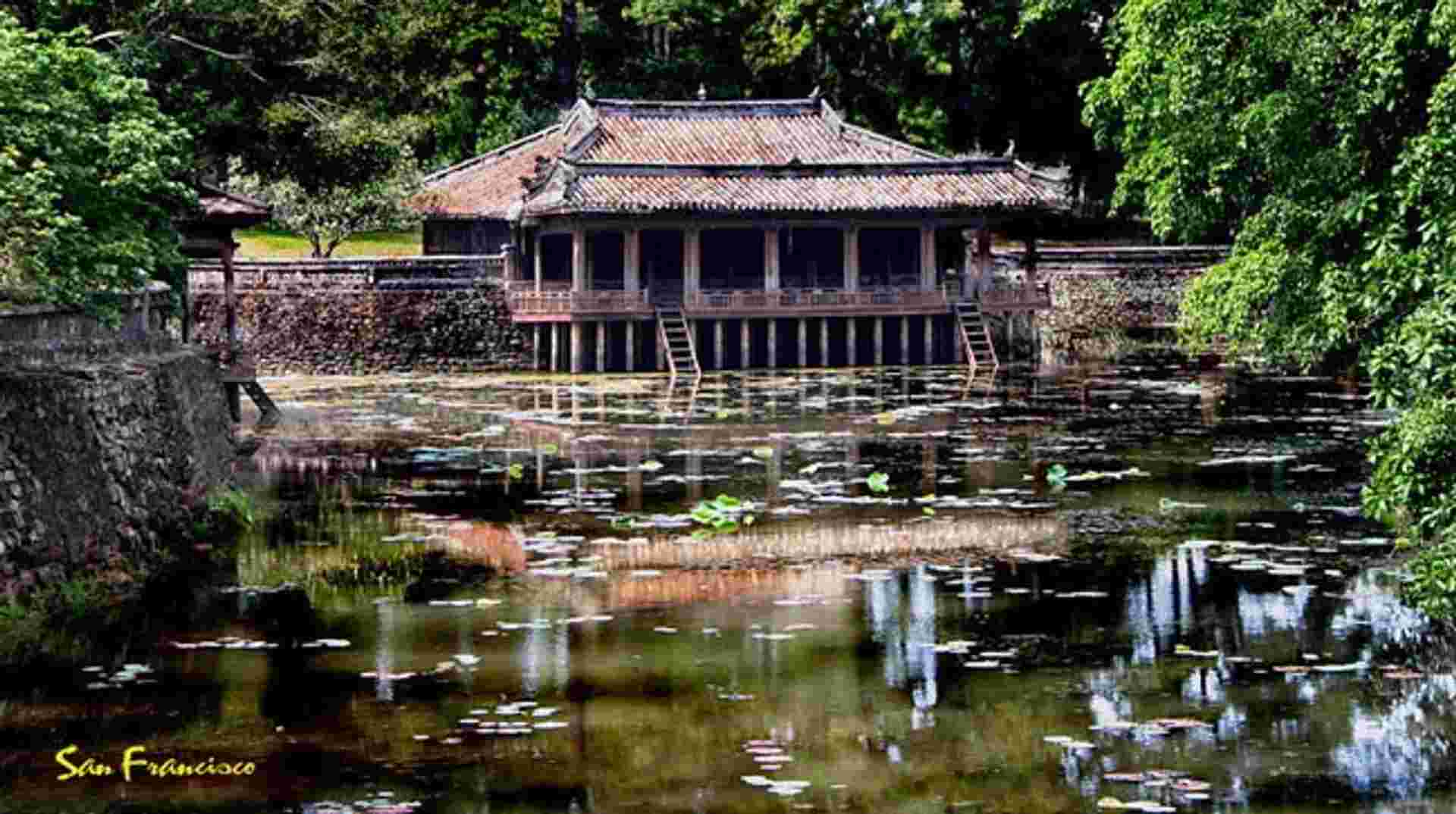 Hue old city back road cycling