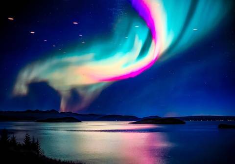 Iceland Aurora And Golden Circle Escape - Spring Tours