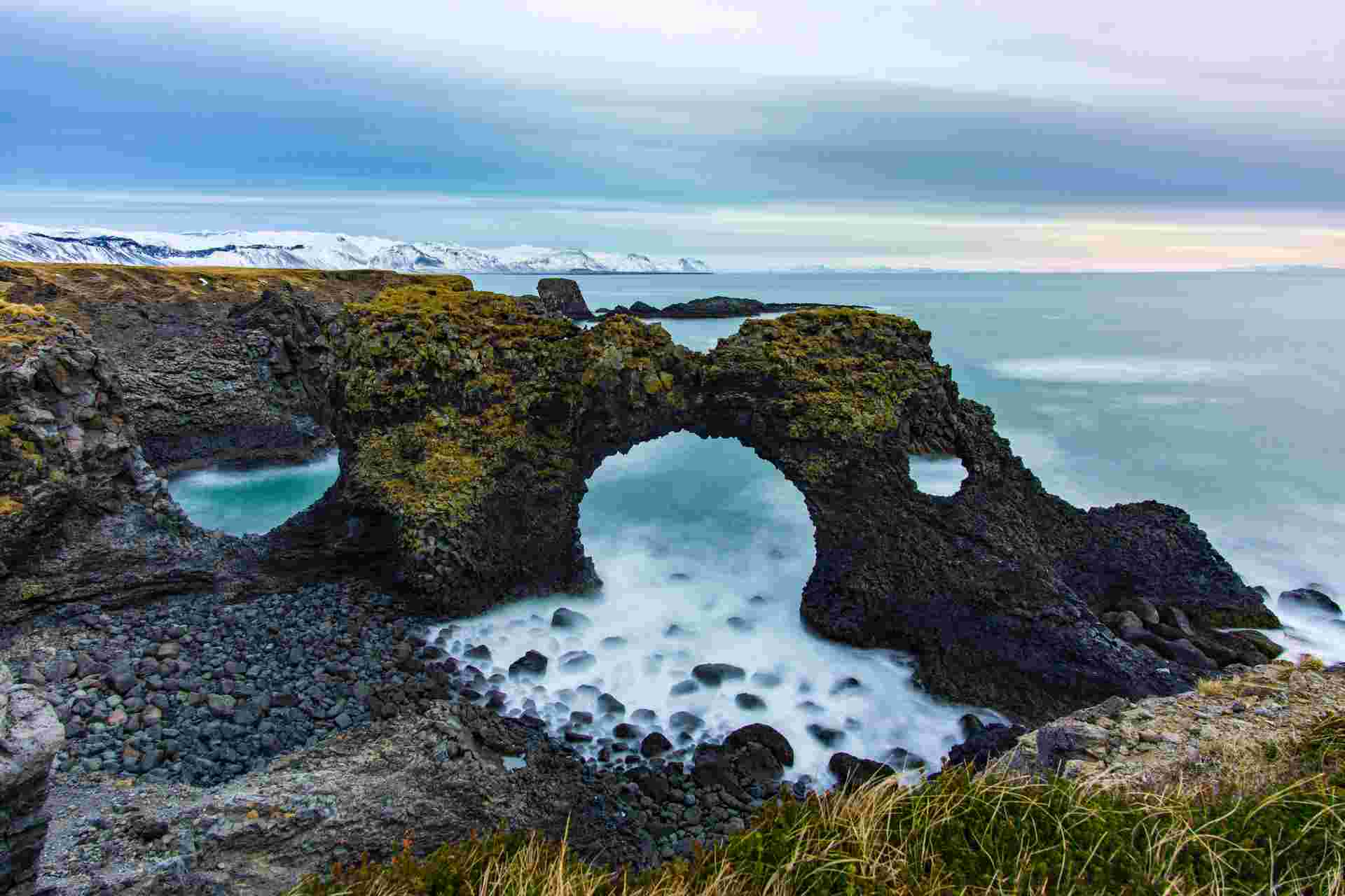 Iceland’s Midnight Sun: Glaciers, Geysers, and the Golden Circle 