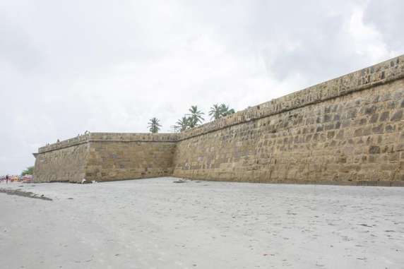 Image 2 of 6