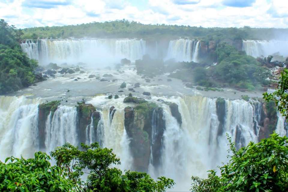 Iguasu Falls Private Day Trip from Buenos Aires with Airfare - Brazil & Bird Park - Tangol Tours - Argentina - Image 3