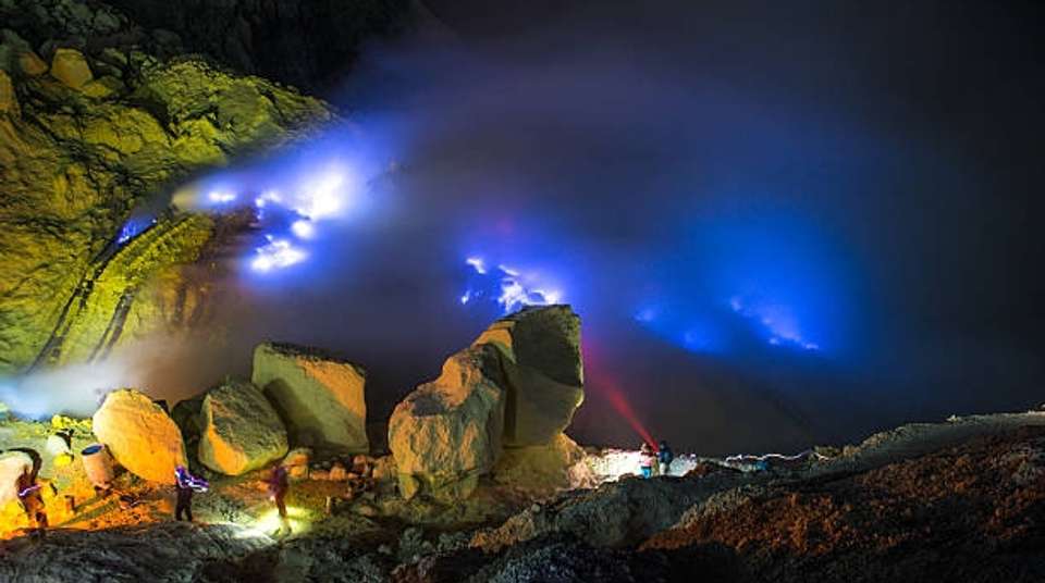 Ijen Blue Fire & Sunrise Hiking Trip - undefined - Image 2
