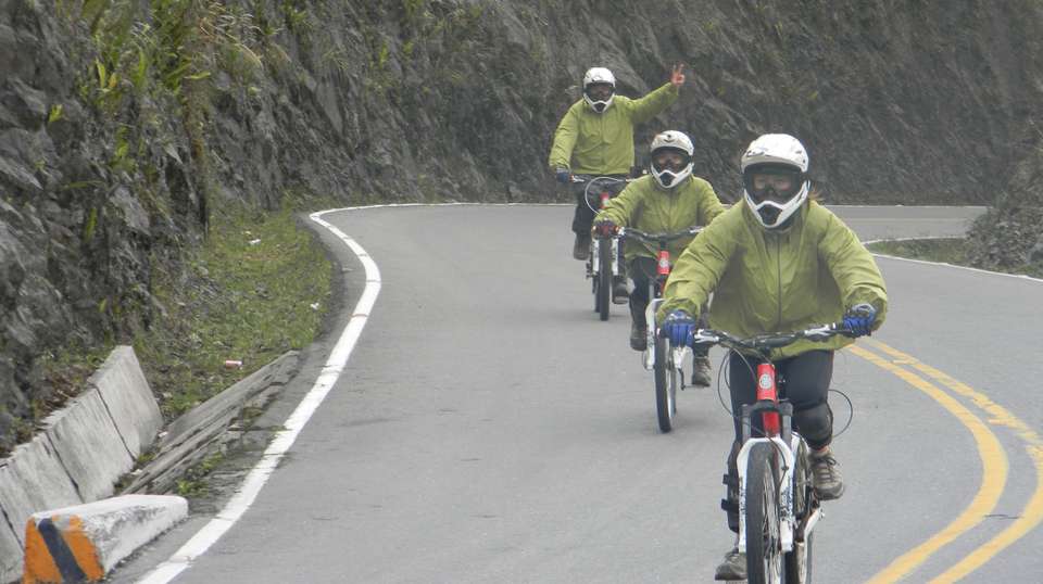 Inca Jungle trail to Machu Picchu: Biking and Hiking - Inkas Destination Tour Operator - Peru - Image 2