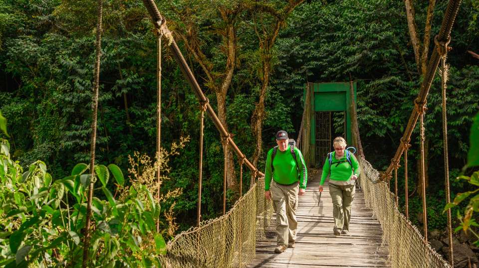 Inca Trail 2 days to Machu Picchu - Alpaca Expeditions - Peru