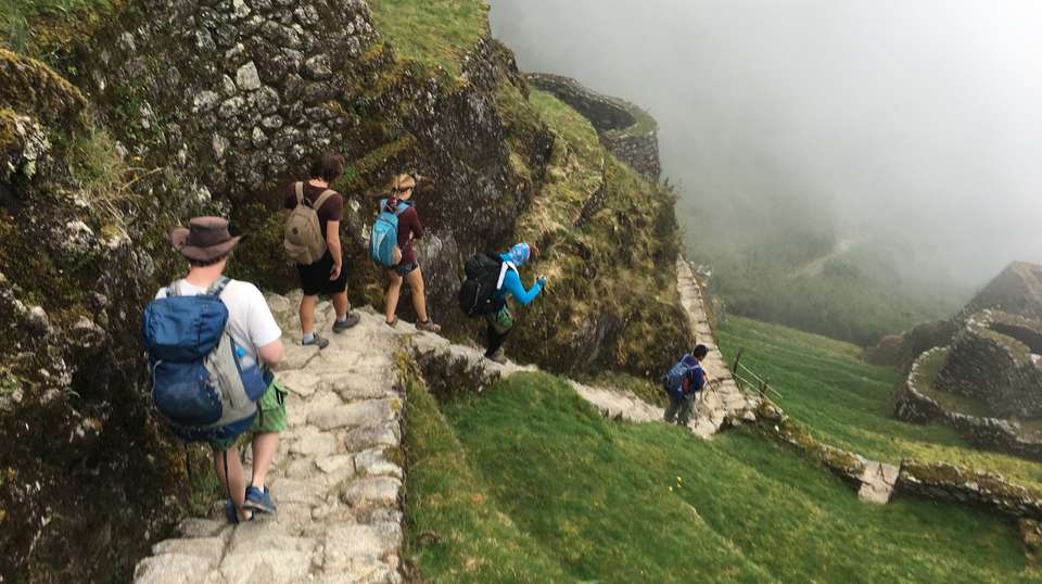 Inca Trail to Machu Picchu: 4-Day Private Tour - Valencia Travel Cusco - Peru