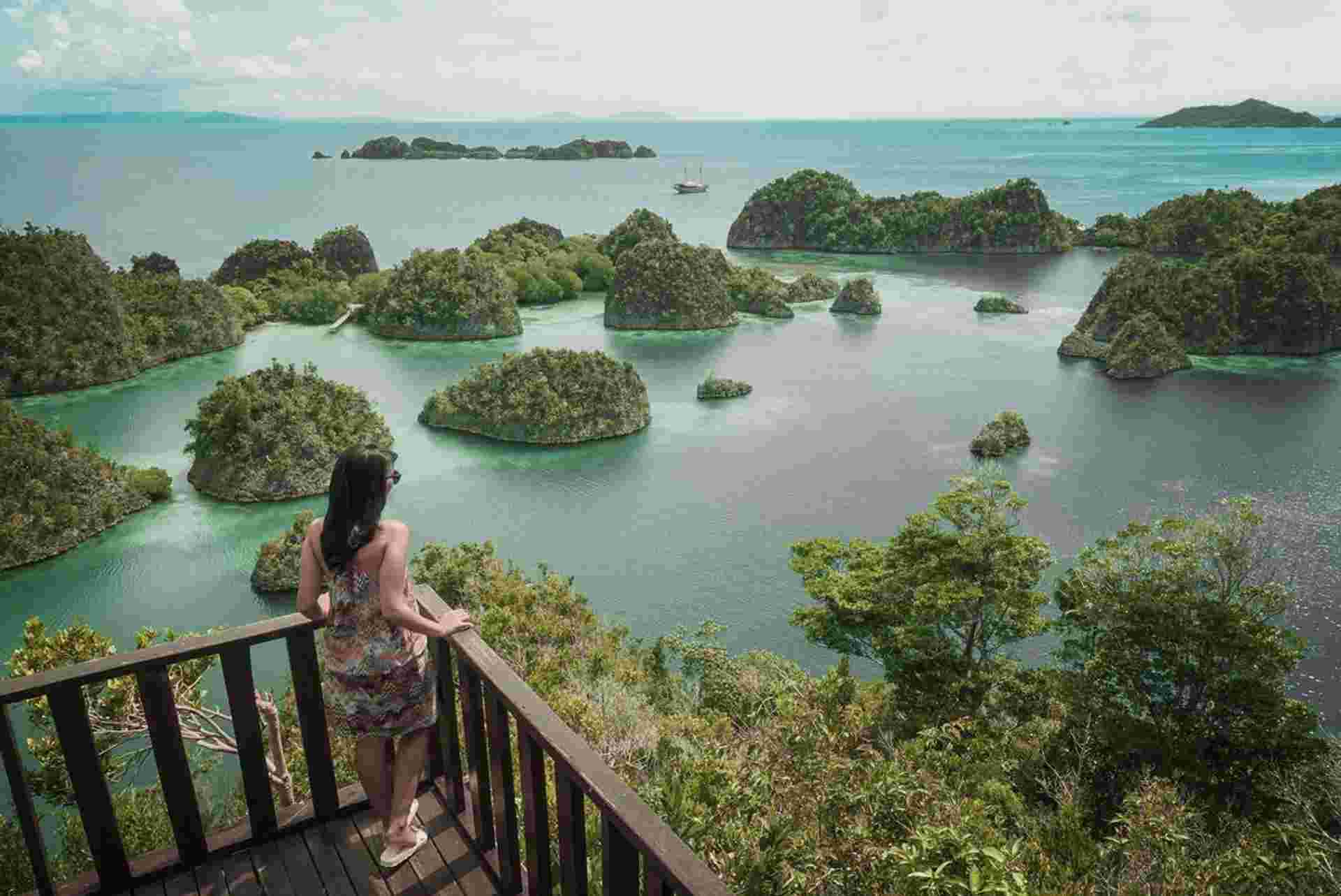 Indonesia Sailing Adventure: Raja Ampat