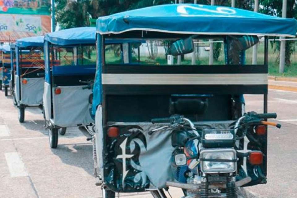 Iquitos Airport Departure Transfer in Tuk Tuk - Tangol Tours - Peru - Image 1
