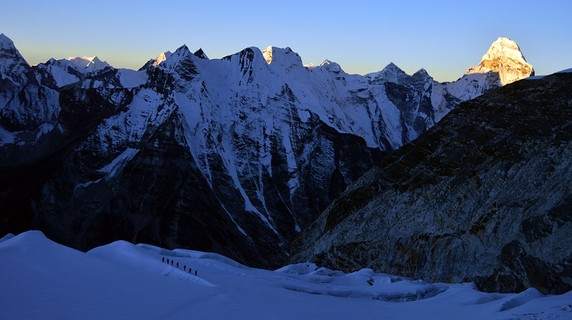 Image 2 of 7
