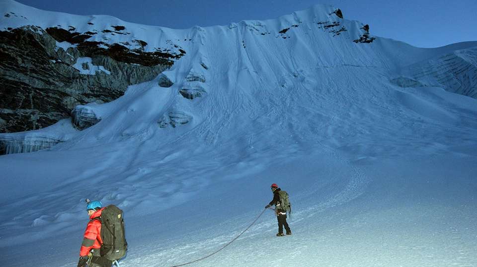 Island Peak Climbing + Everest 3 High Passes Trek - Friends Adventure Team Pvt. Ltd - Nepal - Image 7