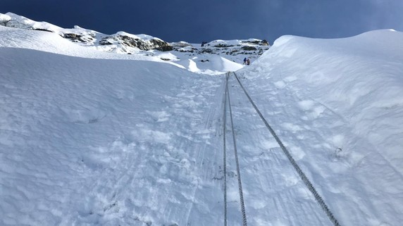 Image 4 of 4