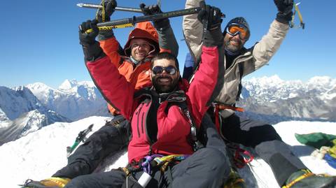 Island Peak Climbing With Everest Base Camp And Gokyo - Winter Tours