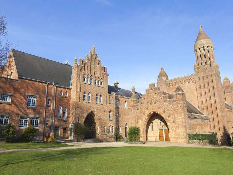 Europe Walking Tour: Isle of Wight Discovery - 3 days