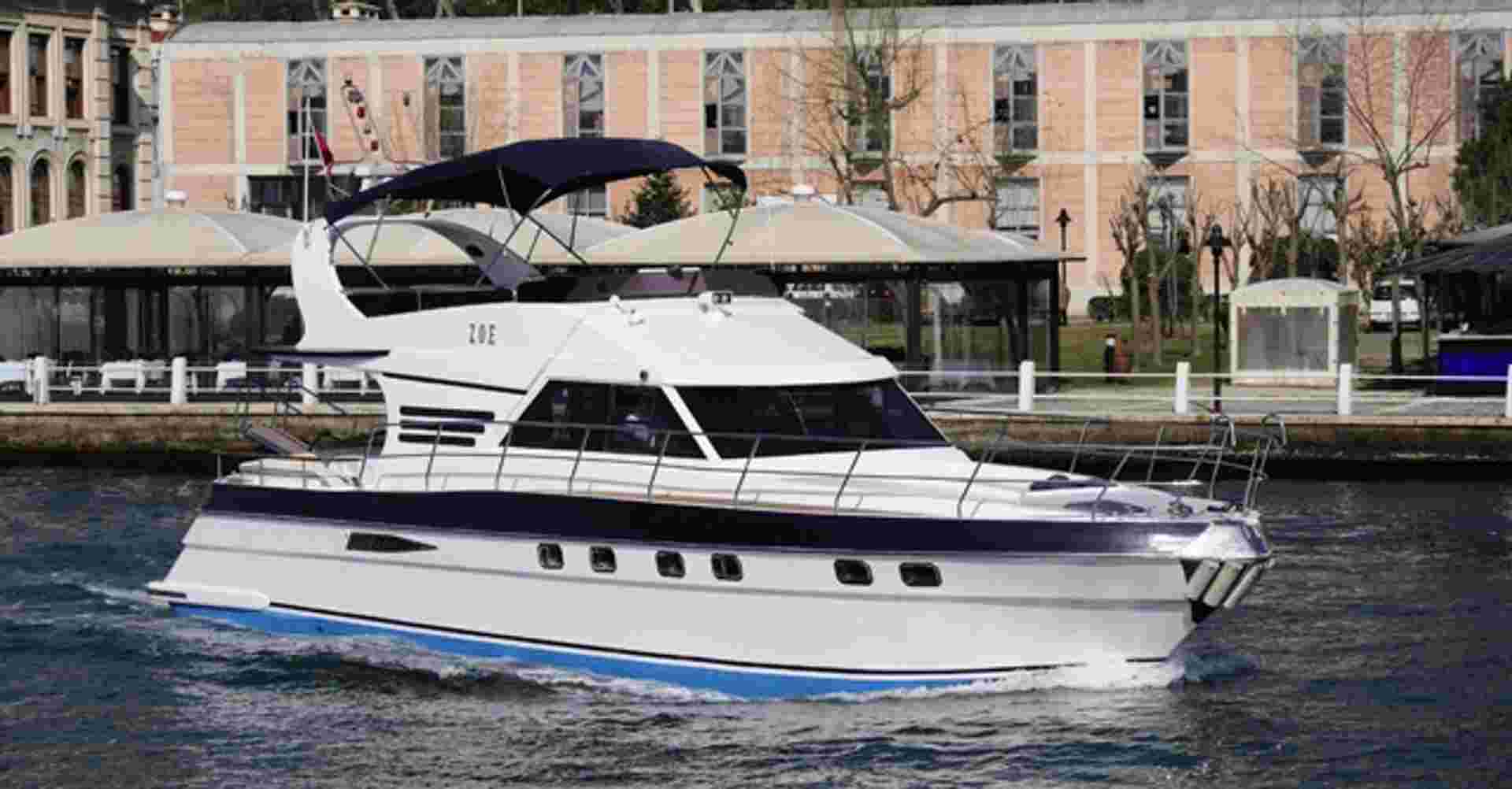 Istanbul 2-Hour Private Bosphorus Yacht Tour 