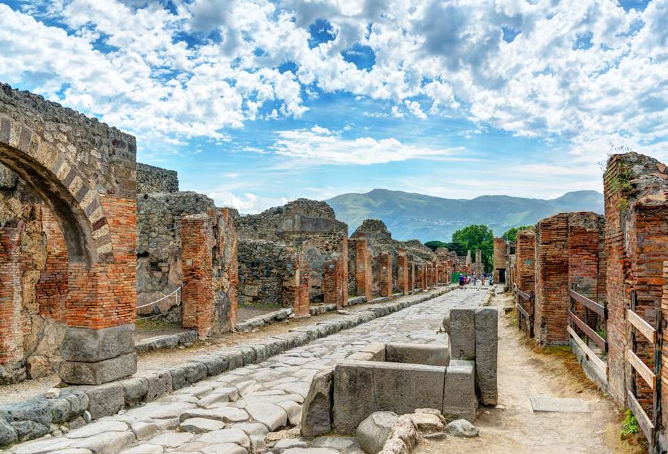 Italian Lakes to Eternal Rome Adventure - 8 days - On The Go Tours - Italy - Image 15