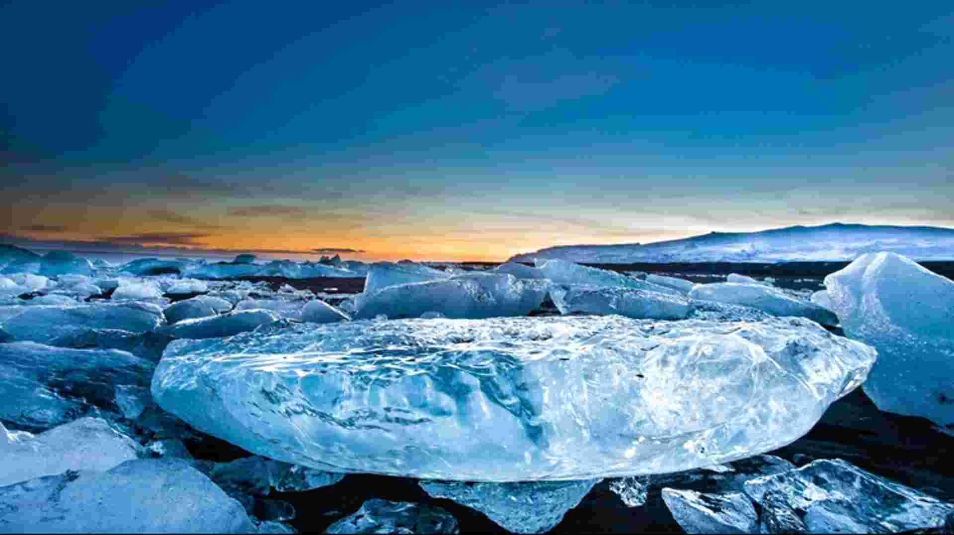 Jökulsárlón Glacier Lagoon & Diamond Beach Tour