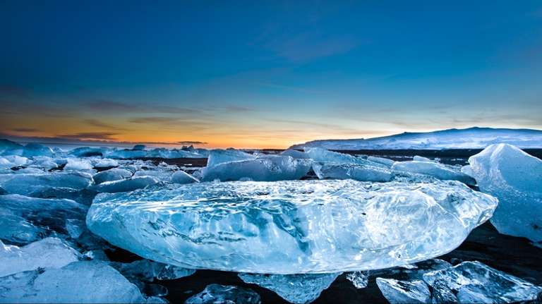 Jökulsárlón Glacier Lagoon & Diamond Beach Tour - June 2027