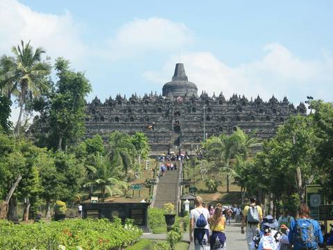 Journey Through Java To Bali - 9 Days - Fall Tours