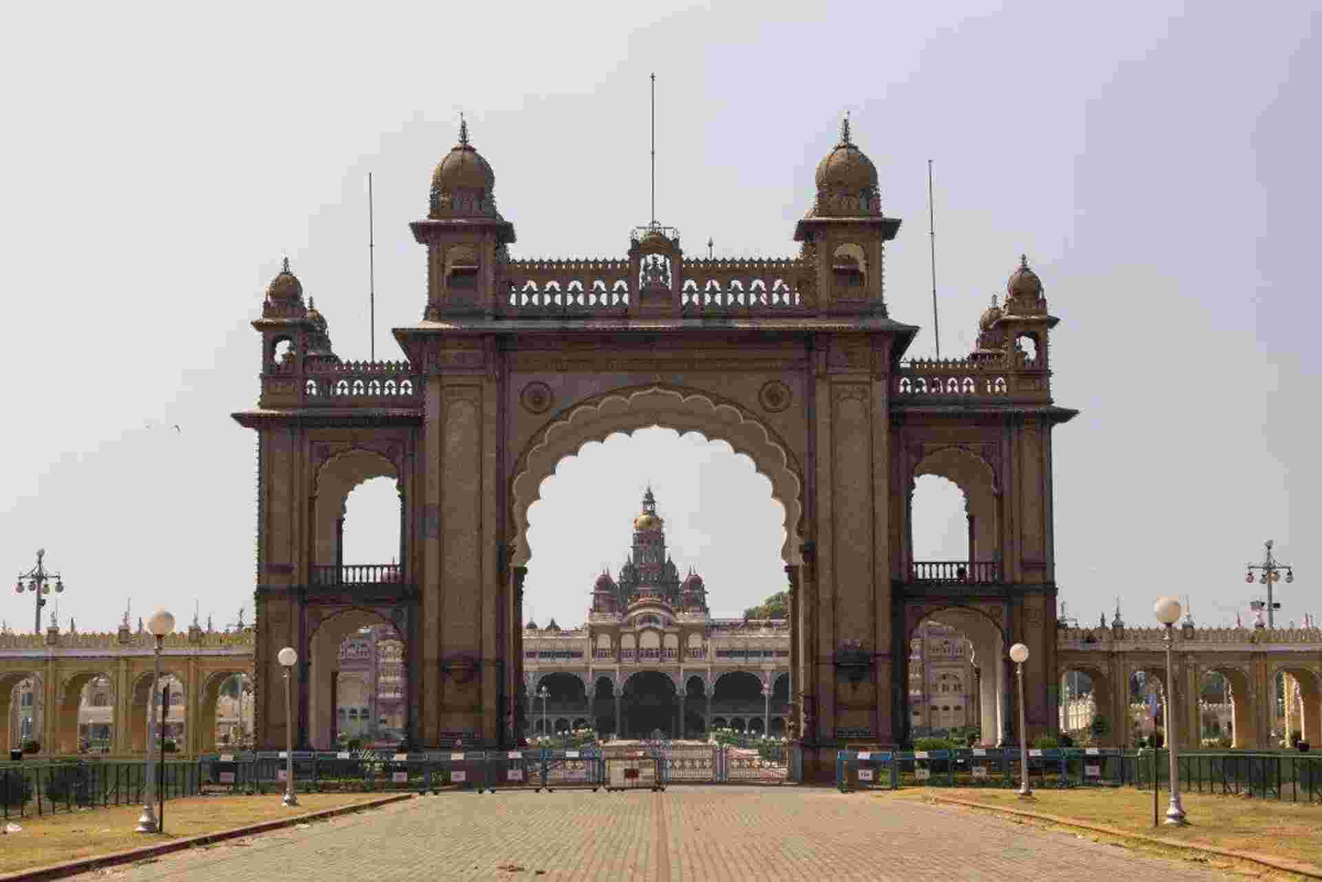 Karnataka With Exotic Goa Extension, French-speaking Guide, Private Tour