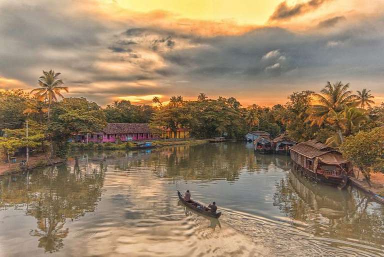Kerala Backwaters & Hillstations trip - alternative tour available