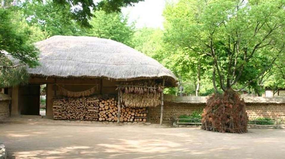 Korean Folk Village Afternoon Tour - Vip Travel - South Korea - Image 4