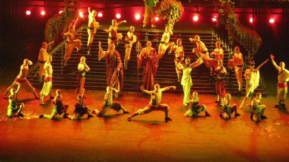 Kung Fu Show in Beijing (Night Tour) - Private Beijing Trips - China - Image 3