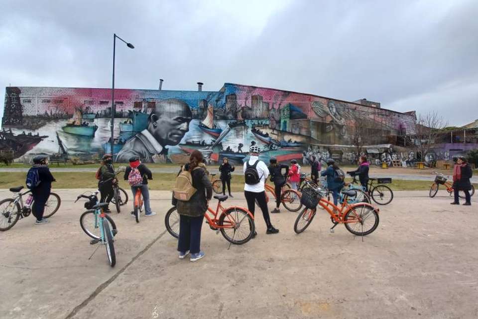 Street Art Bike Tour in La Boca and Barracas - Tangol Tours - Argentina - Image 5